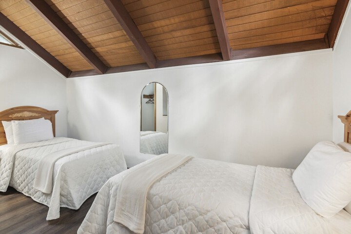 Room 3 of 39