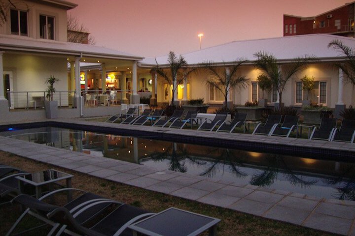 LIFE HOTEL - THE AVIATOR