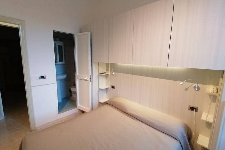 Room 25 of 64