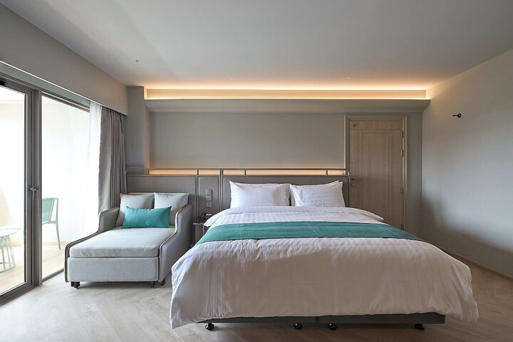 Room 28 of 209