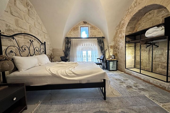 Room 4 of 21