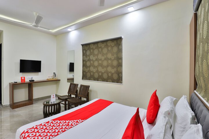 Room 7 of 32
