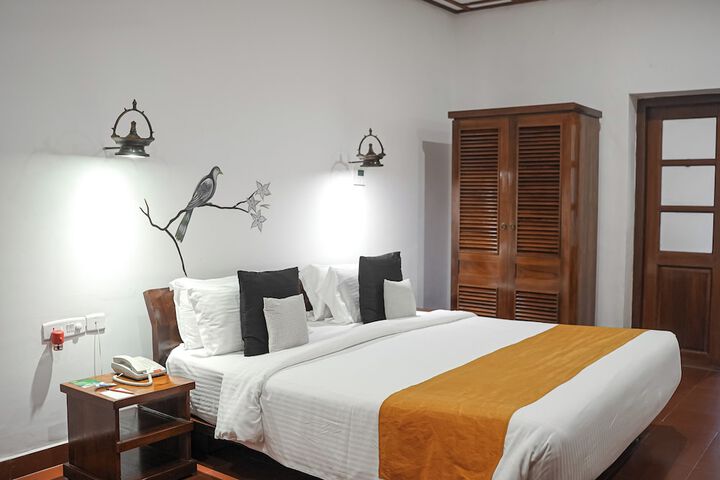 Room 12 of 34