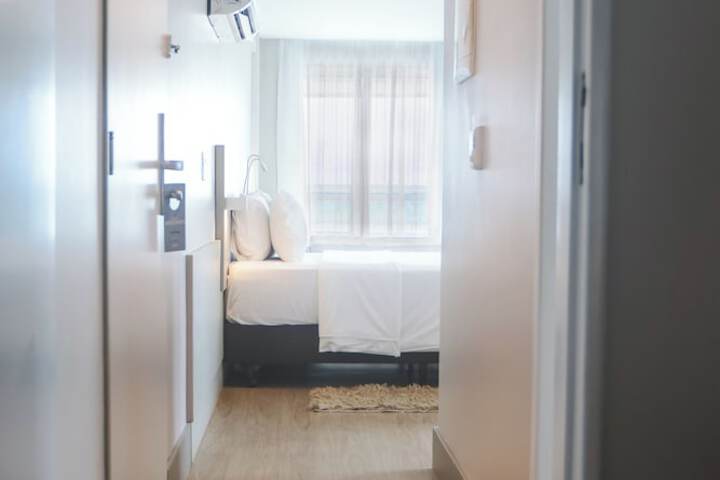Room 19 of 80