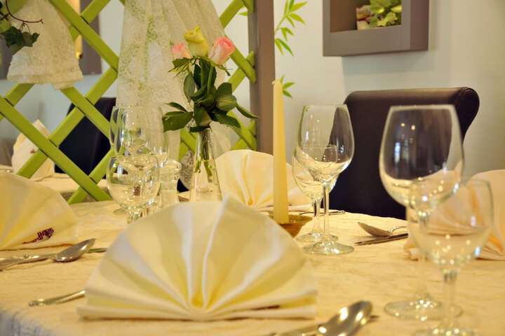 Dining 47 of 60