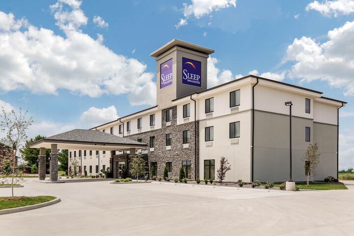 Hotel 43 of 44