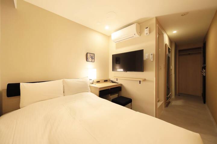 Room 19 of 82