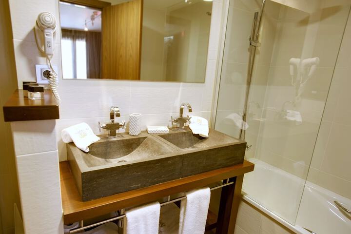 Room 8 of 20