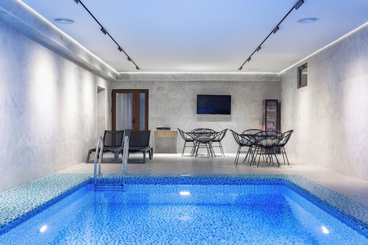 Pool 36 of 61