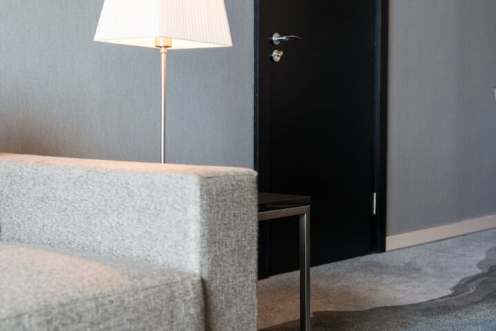 Room 102 of 309