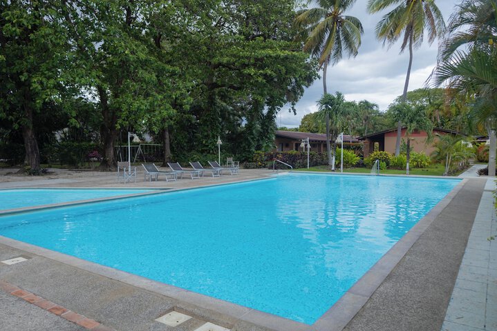 Pool 20 of 38