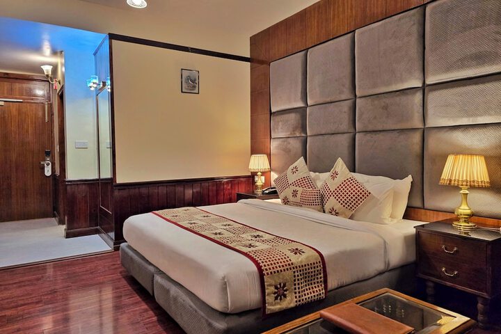 Room 44 of 165