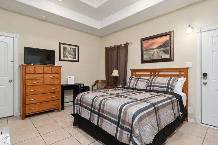 Room 5 of 22