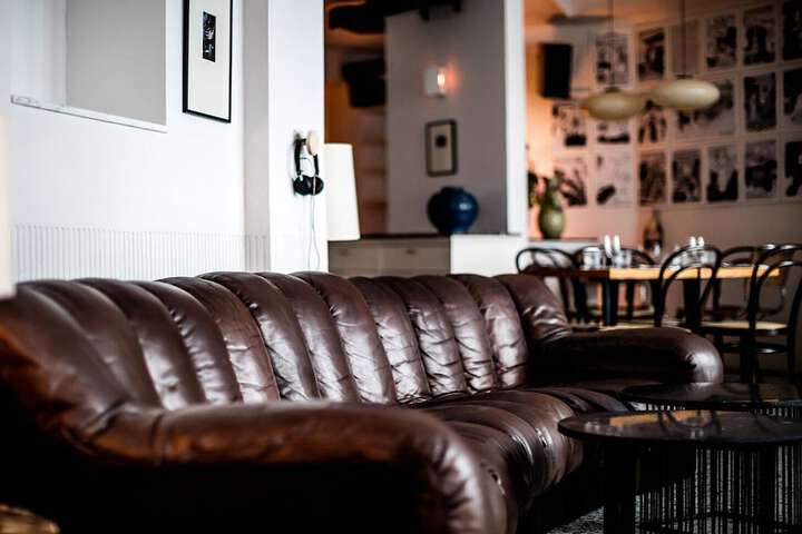 Lounge 72 of 91