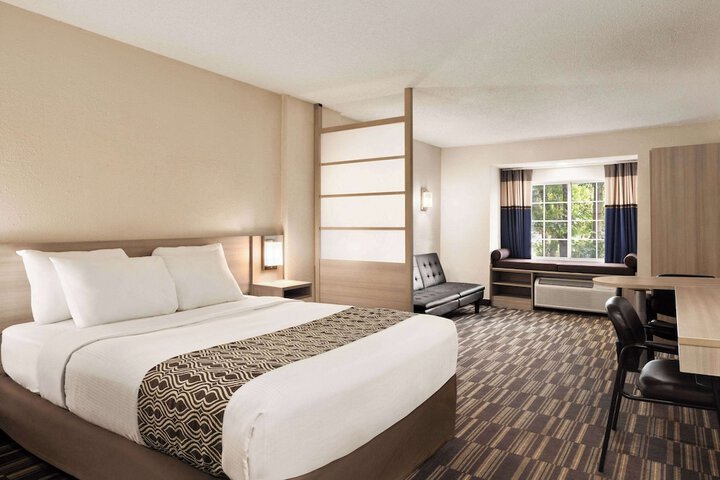 Standard Queen Bed Accessible (14 of 20)
