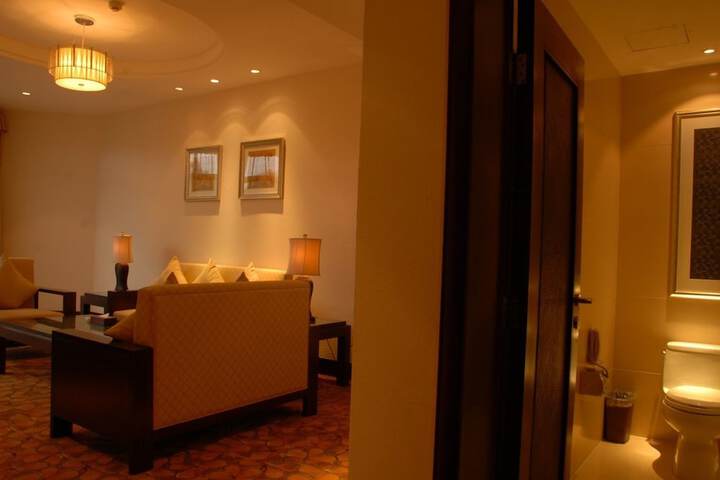Room 10 of 35