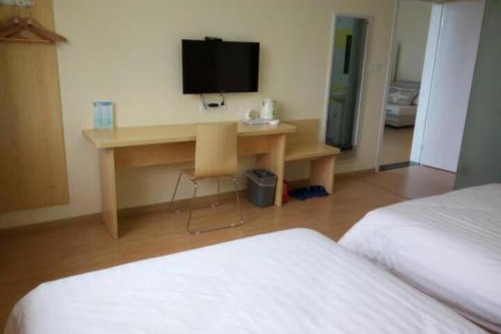 Room 3 of 6