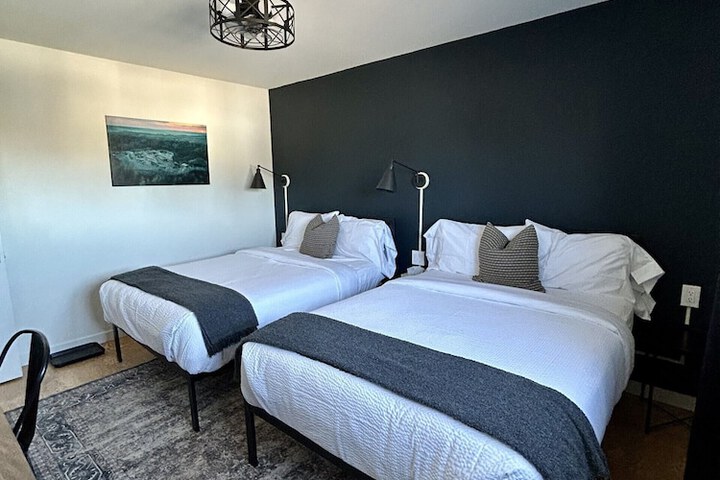 Room 4 of 24