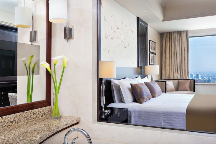Room 15 of 64
