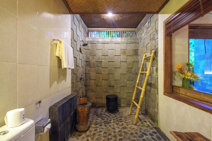 Room 28 of 53