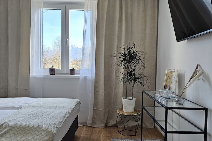 Room 9 of 57