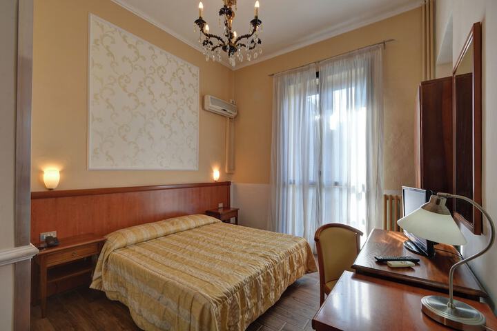 Room 16 of 43