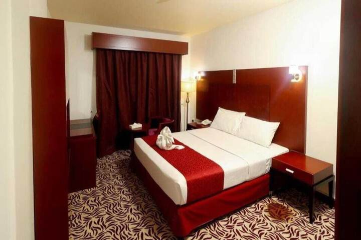 Room 7 of 12
