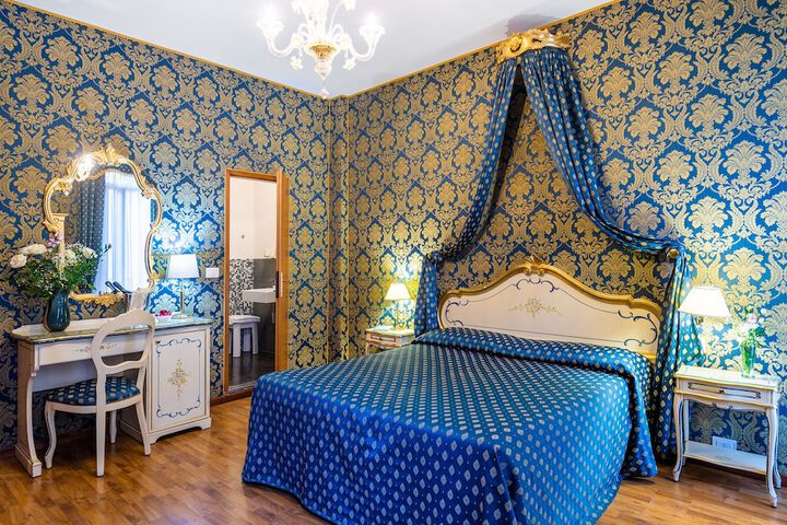 Room 3 of 87