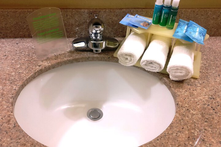 Bathroom sink