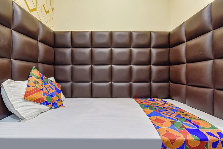 Room 10 of 31