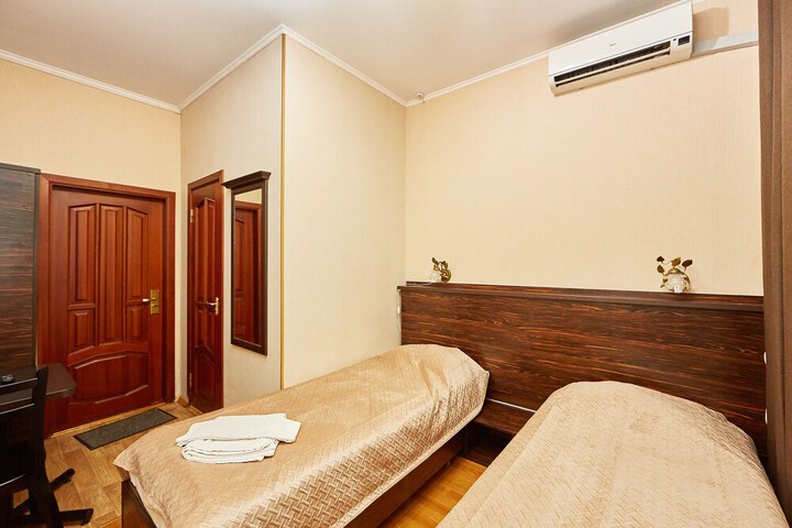 Room 9 of 62