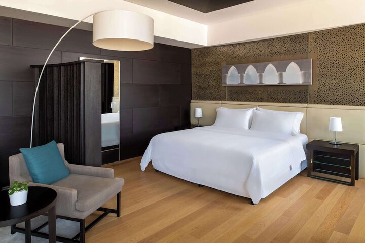 Room 43 of 131
