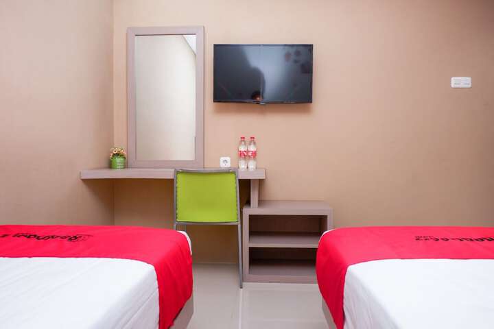 Room 6 of 11