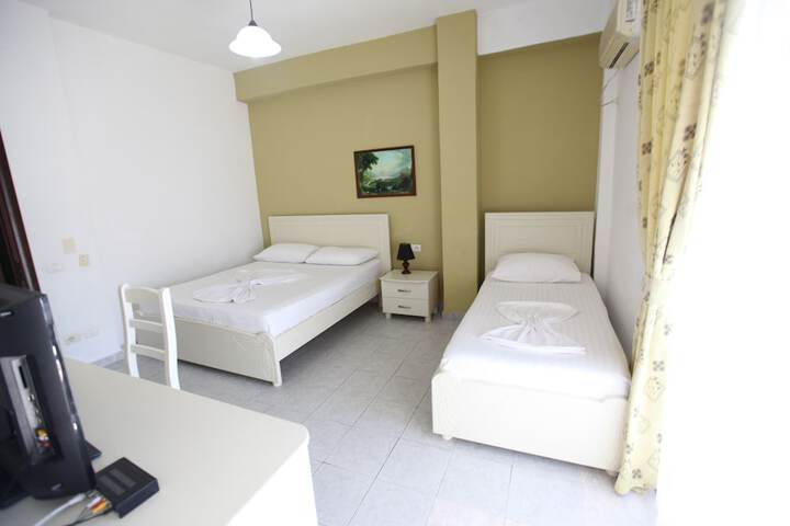Room 8 of 25