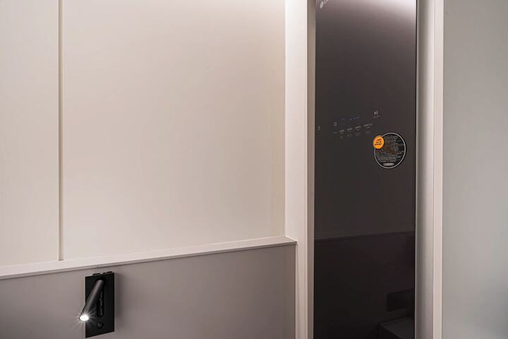 Room 28 of 37