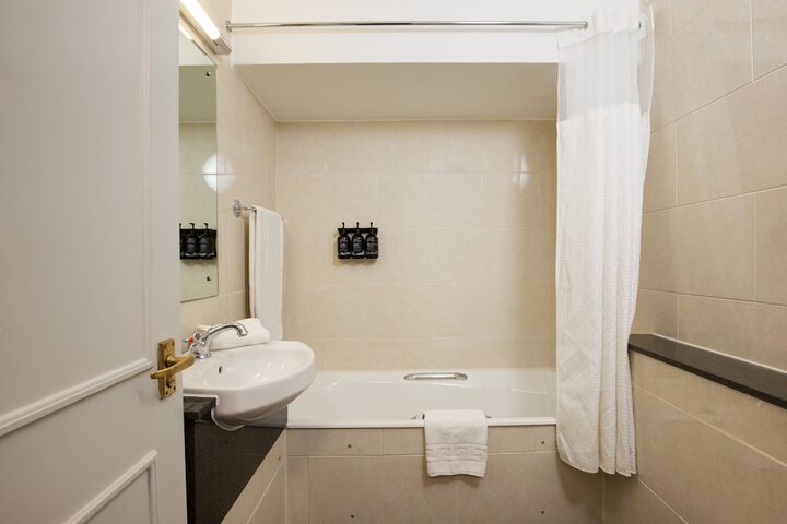 Room 40 of 89