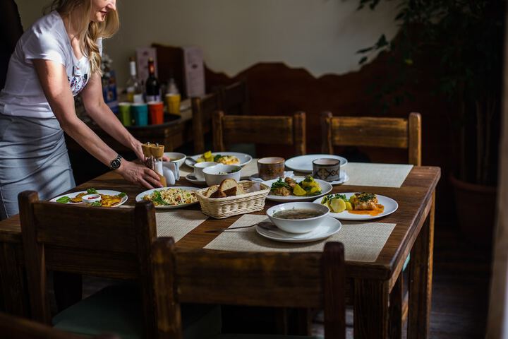 Dining 39 of 47