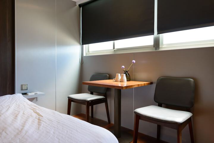 Room 18 of 32