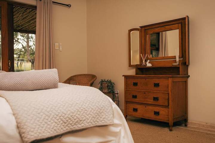 Room 38 of 242