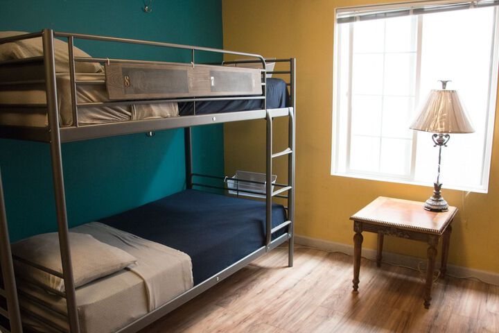 Room 9 of 32