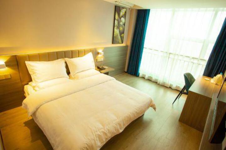 Room 7 of 13