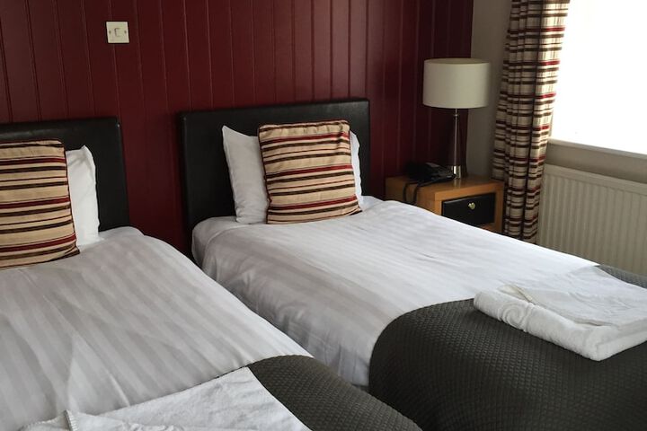 Room 4 of 35
