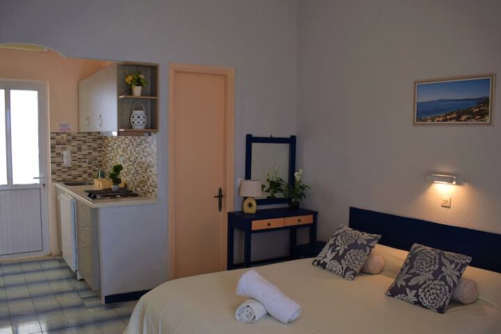 Room 18 of 48