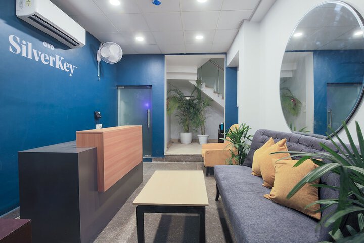 SILVERKEY EXECUTIVE STAYS 33402 HUDA CIT