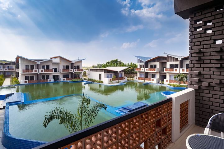 Exterior of Hotel Sonar Bangla Mayapur