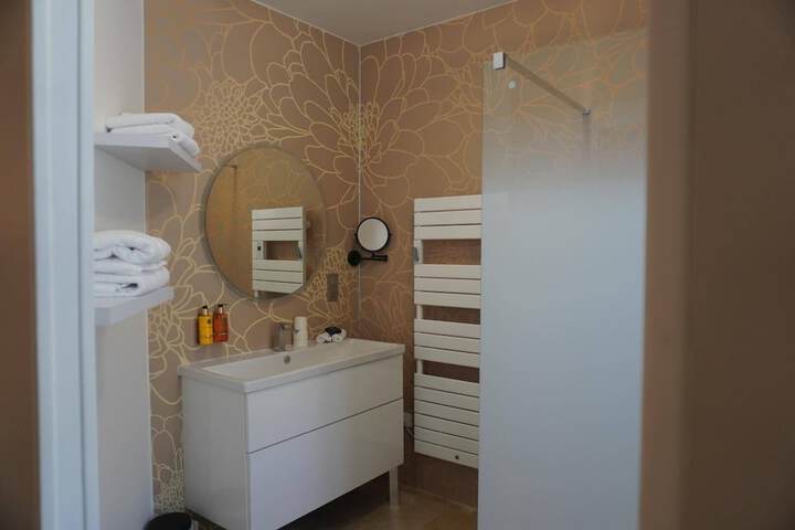 Room 56 of 84