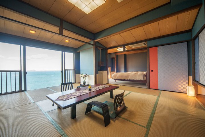 Room 10 of 77