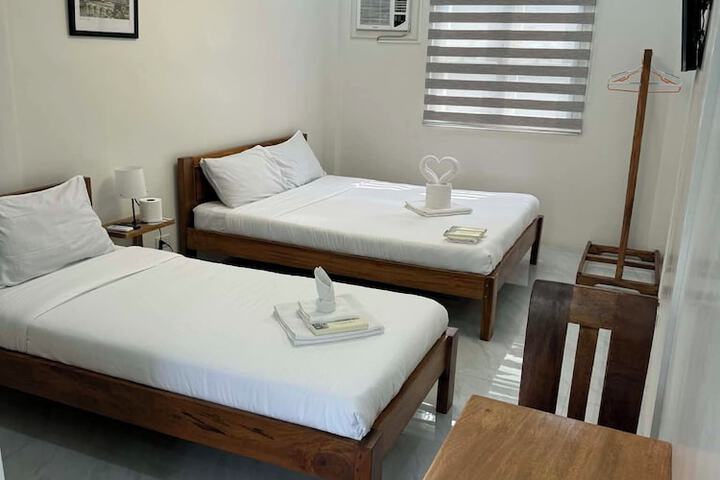 Room 7 of 12