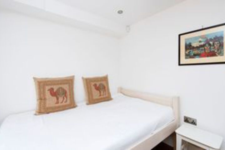 Room 15 of 27