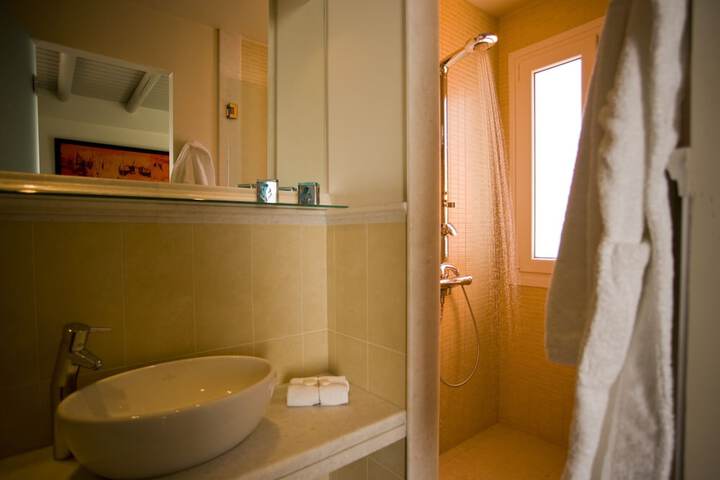 Room 148 of 187
